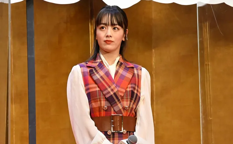 伊原六花在《五個相撲的少年》仕女漢子，戲外是個嬌小可愛的女孩。ORICON NewS
