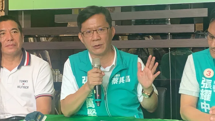 張廖建議在文小46興建國際規格的專業羽球館，興建經費他幫忙到中央去爭取。曾雪蒨攝