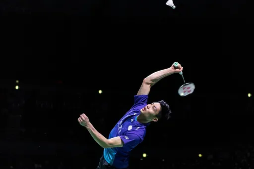 「羽球一哥」周天成關鍵時刻被判犯規　不敵金廷！海洛羽球公開賽獲亞軍