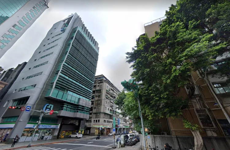 西區門戶計畫啟動後，提振中正區與北車周圍商辦行情。翻攝googlemap