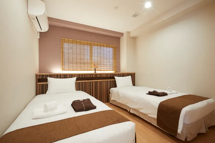 套房「聚集（集い）」配有一間洋式客房，方便年長旅客使用。ⒸCONDOMINIUM HOTEL欅庵（未經授權請勿使用） 