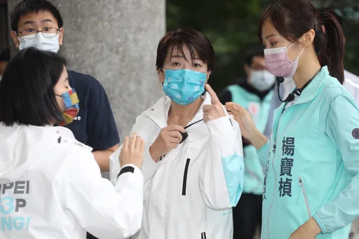 台北政见发表｜蓝绿狂打夫人牌！黄珊珊不拉亲人助选　「250万市民当我家人」