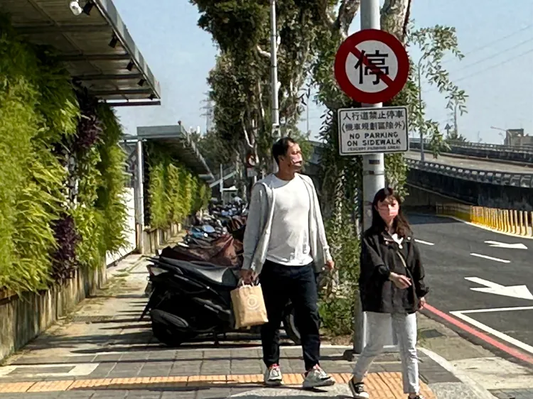 台中高鐵站特區擁有「二高三鐵一快」，可見優勢唯一，未來還有台中高鐵娛樂購物城潛力。王鈞生攝