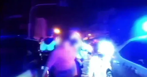 宜蘭女酒駕擦撞路邊車肇逃　被攔停竟撂友人助陣嗆警全送辦