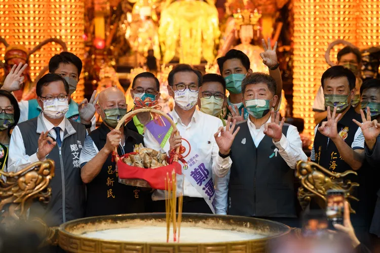 陳時中和鄭運鵬今在桃園合體。鄭運鵬競辦提供