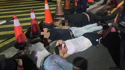 高雄2车轰15枪2人中弹! 5枪手逃到台东被逮「搜出毒品、吸食器」