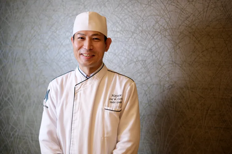 來自仙台的料理長郡司行雄(Yukio Gunji)，已有20多年的廚藝資歷。陳志淵攝