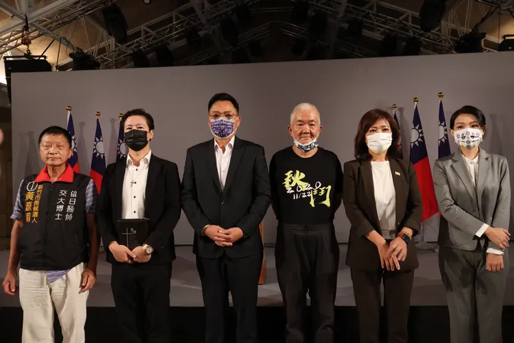 第2場新竹市長政見發表會今天（21日）登場， 6位候選人都到齊較勁。黃羿馨攝