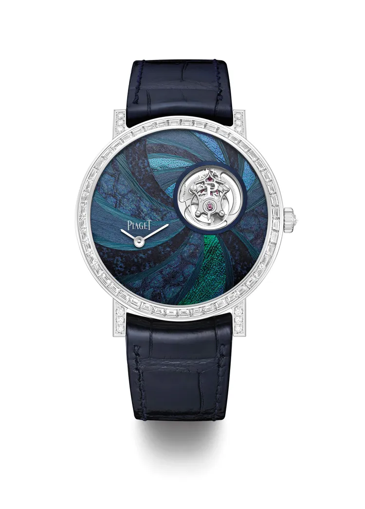 陳昊森搭配的伯爵Extraordinary Light超薄陀飛輪工藝錶，限量8只，約645萬元。品牌提供