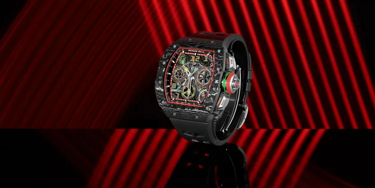 柯震東配搭自己收藏的RICHARD MILLE RM 65-01碳纖維腕錶，約964萬元。品牌提供