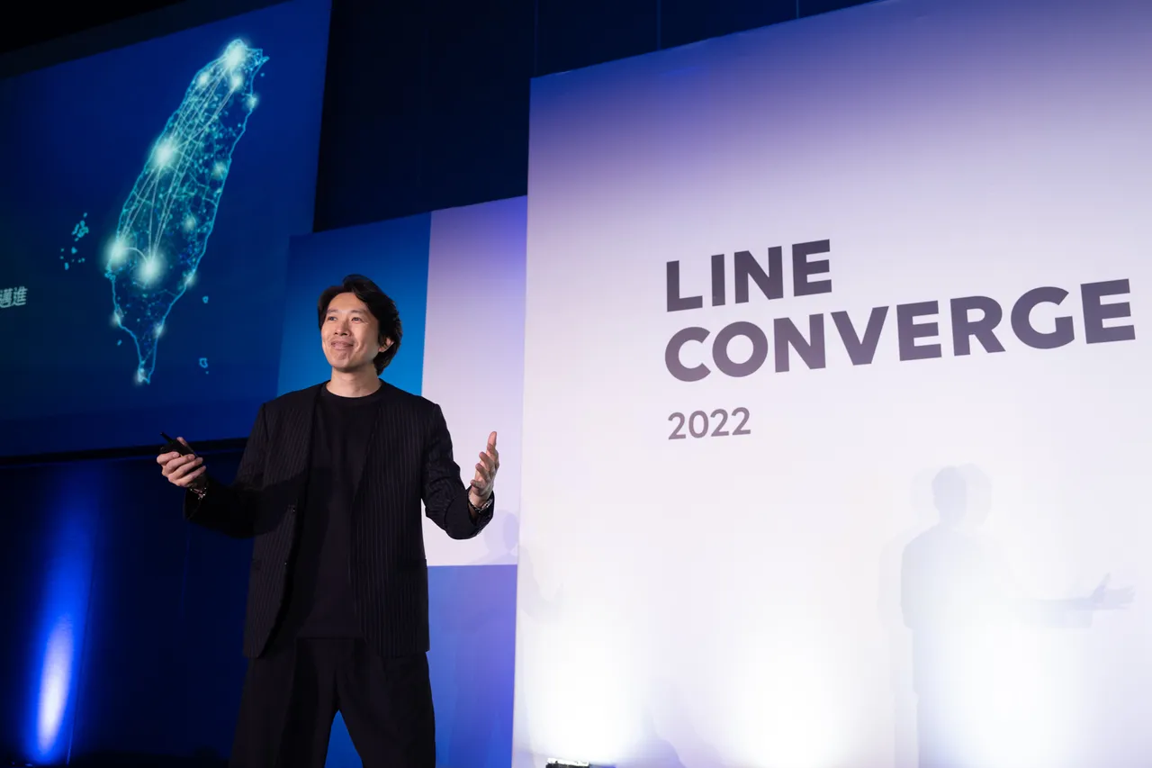 LINE台湾企业解决方案事业部品牌营销总监邓杰方宣布，布局「LINE Beacon Network」。业者提供