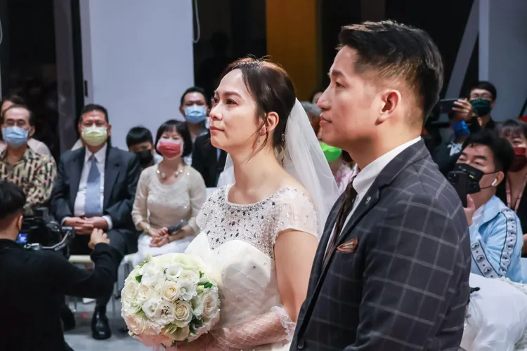 Stacy(左)、Jerry特別選在1120完成結婚儀式。趙世平攝