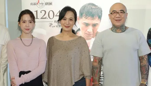 鋼鐵爸議員落選喬殯儀館超專業 鄒承恩扮政界人物參考林智堅