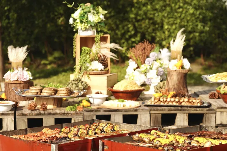 傍晚時分前往欣賞由綠轉紅的落羽松，最適合愜意的午後時光。業者提供