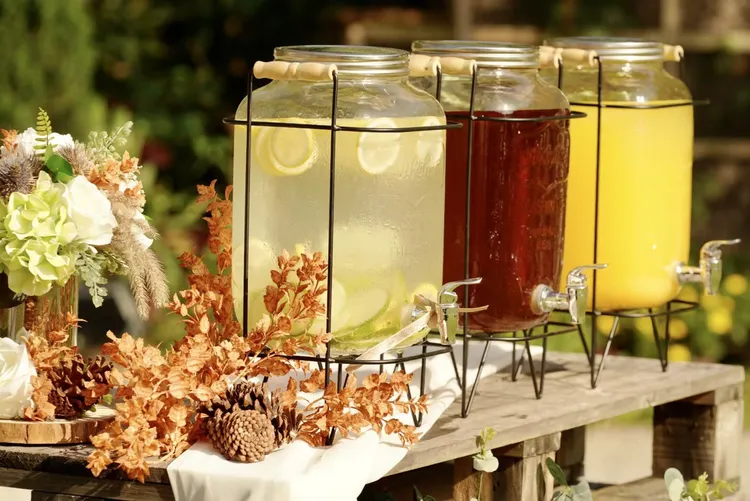 半自助Semi-buffet可享超過30道輕食、飲品及沙拉。業者提供