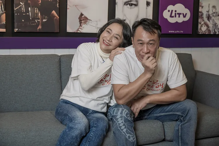 楊麗音（左）、游安順都以《一家子兒咕咕叫》入圍本屆金馬獎。LiTV、台北双喜電影提供