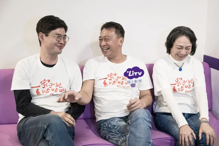 導演詹京霖（左起）、游安順、楊麗音回憶拍床戲頻笑場。LiTV、台北双喜電影提供