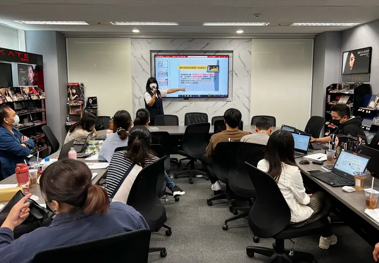 警方向民眾宣導面臨跟騷時，該如何蒐證自保。翻攝畫面