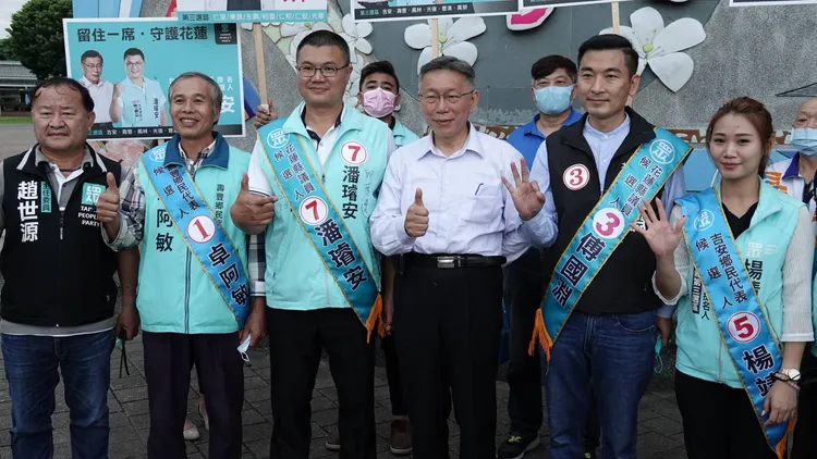 柯文哲請選民支持民眾黨推出的候選人。王文傑攝