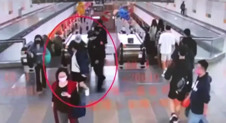 警方將徐男逮個正著。翻攝畫面