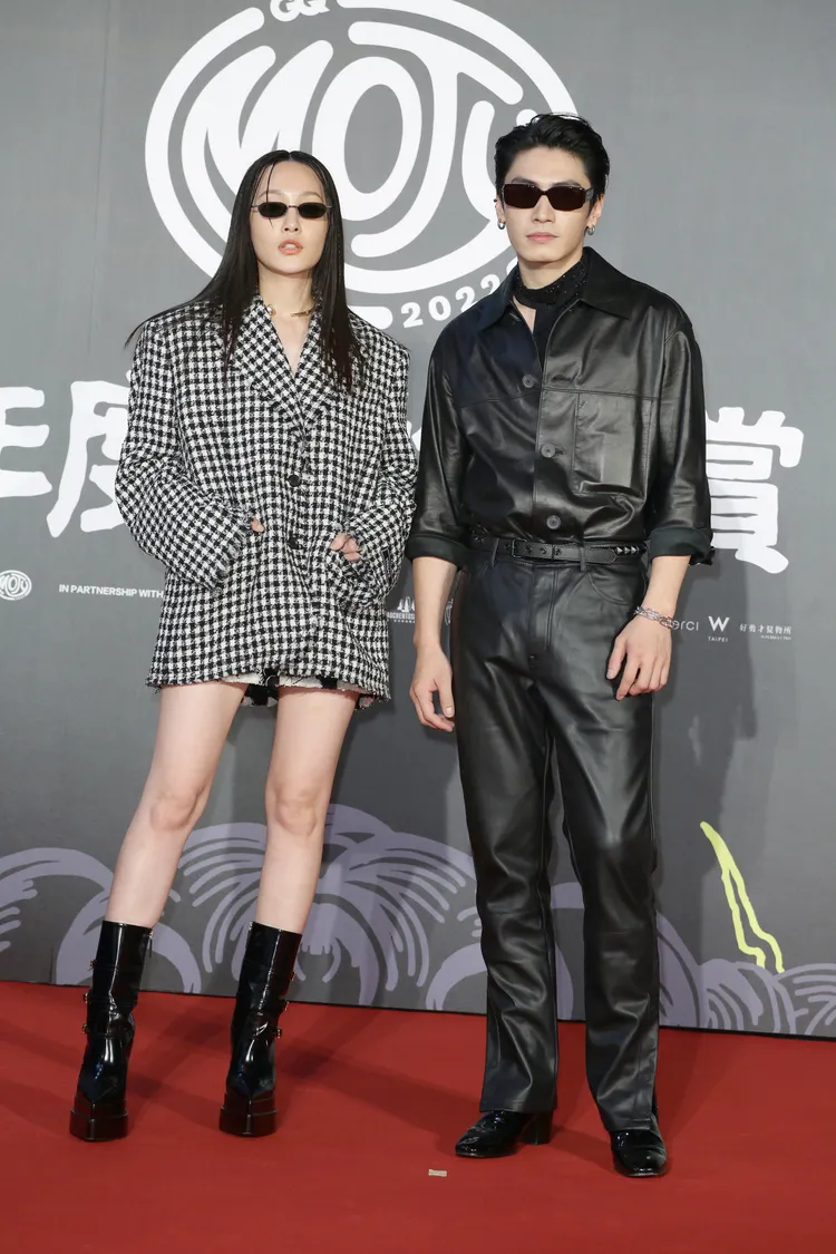 宋柏緯（右）自稱今晚造型是「很皮」的男人。朱世閎攝