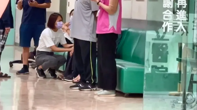 家屬趕到醫院。民眾提供