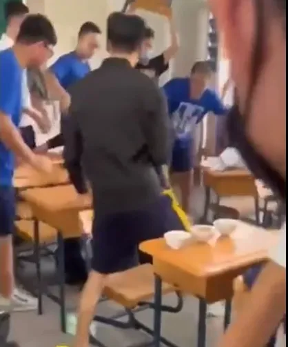 多打一。翻攝黑色豪門企業