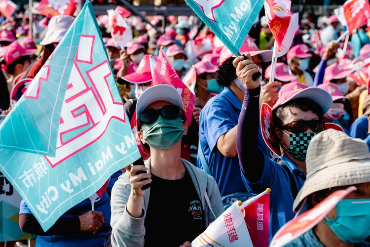 陳其邁今下午的旗山造勢活動，有逾萬名支持者到場力挺。陳其邁競辦提供