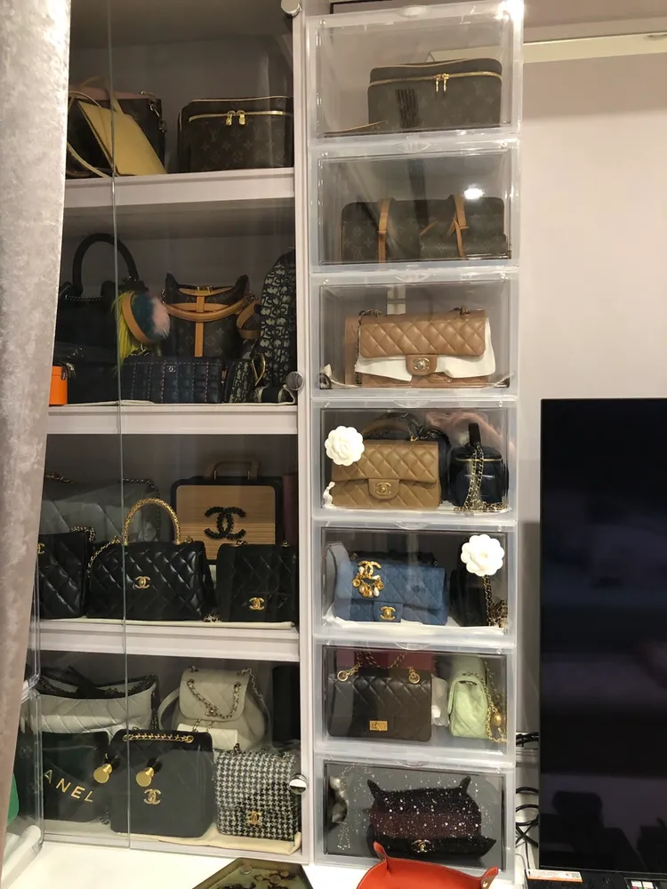 檢警查獲77個愛瑪仕等名牌包，市價逾2千多萬。中檢提供