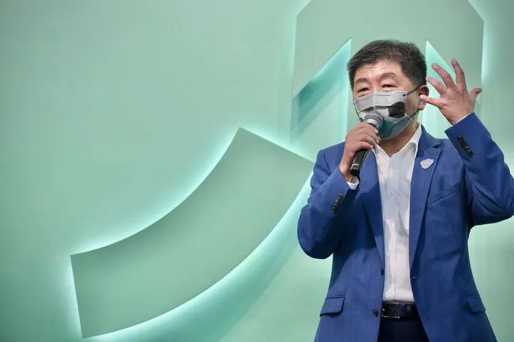 陳時中接連砲打藍白。林林攝