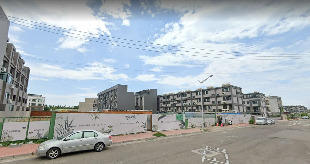 王爺壟重劃區距離竹北車程僅10分鐘,附近是湖口工業區,憑藉產業人口紅利發展成為推案重點,例如佳昕建設就在中正二路推出預售大樓「昕承」,主打300坪自家公園、 珍稀大視野景觀的精工宅。翻攝Google map