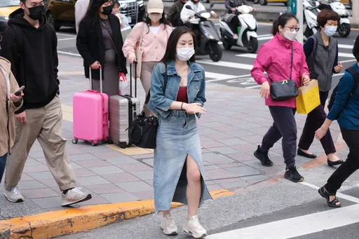 今晚變天！全台降溫水氣增「這幾區」留意大雨　投票日天氣才回穩