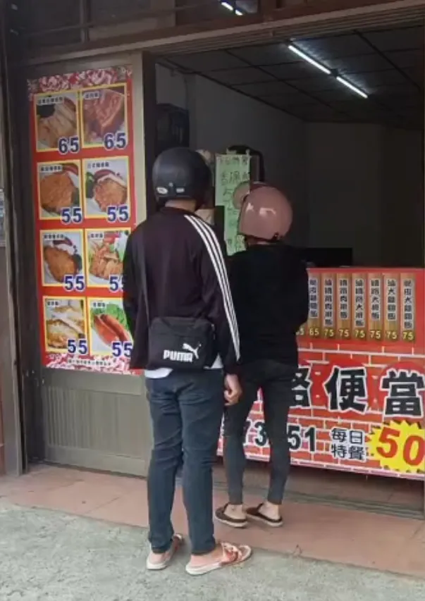 苗栗市1家便當店今開幕，並推出每日一款50元便當。讀者提供