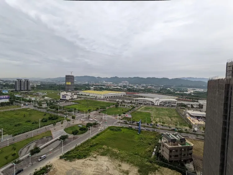 北屯機廠預售屋主力單價一路從25萬元賣到45萬元，目前正高點盤旋。王鈞生攝