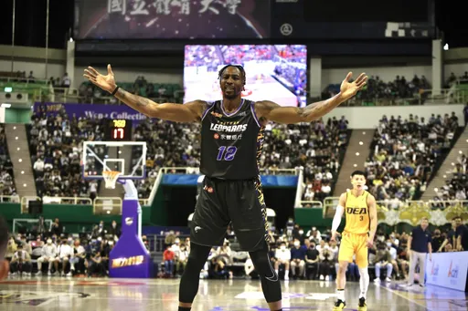 魔獸T1賽前大合照走人 鄉民卻高喊:有夠帥!這舉動+100分