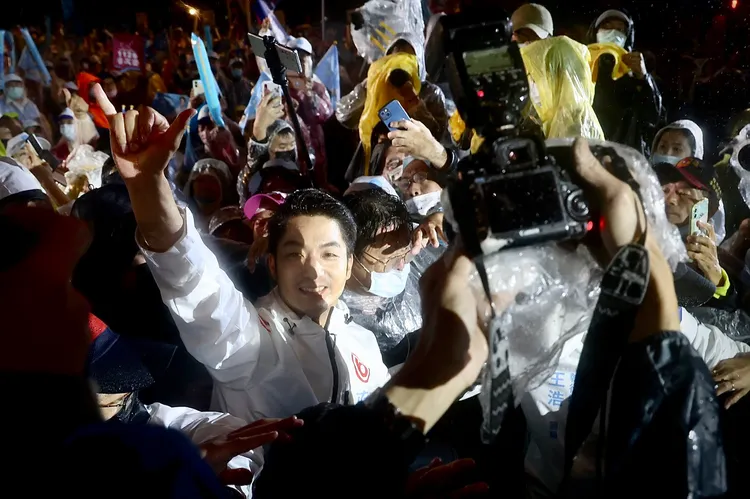 蔣萬安大進場時，現場民眾熱情歡呼。林林攝