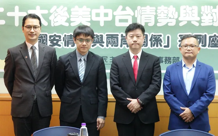 民進黨中國事務部1日舉辦「中共二十大後情勢與對台政策變化」座談會，邀請學者分析中國對台政策。莊宗達攝