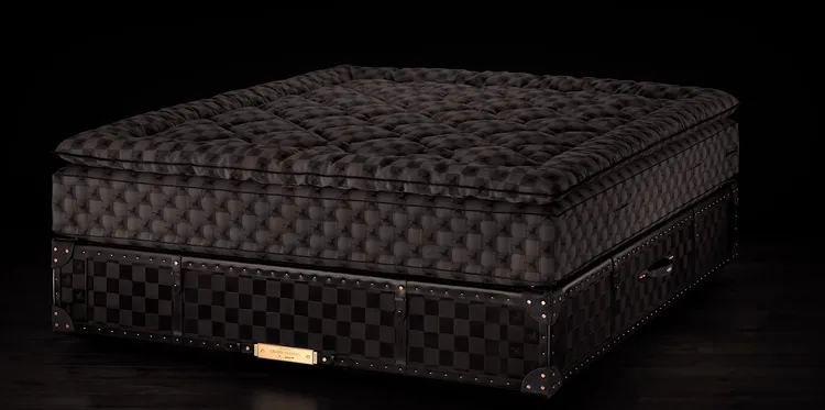 目前該品牌在台灣最頂規的床墊款為Grand Vividus。翻攝Hästens海絲騰官網