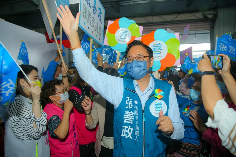 張善政努力拜票尋求支持。張善政競辦提供