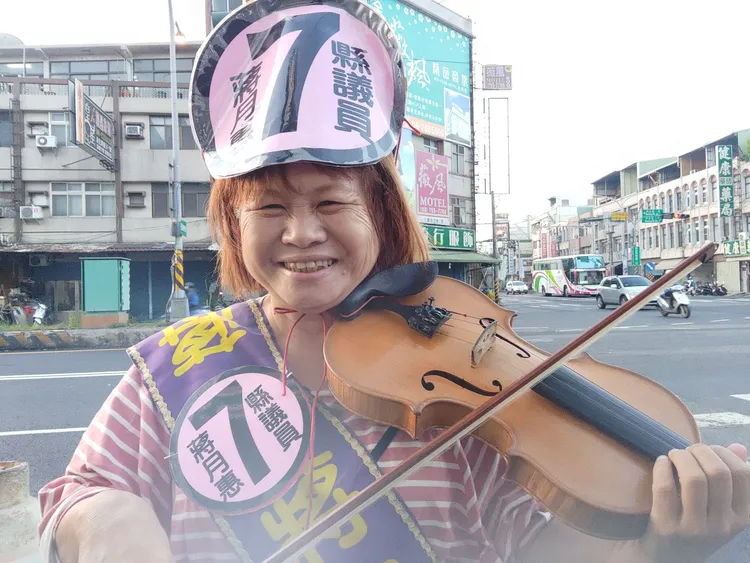 這個人就是屏東縣女議員蔣月惠。引自蔣月惠臉書