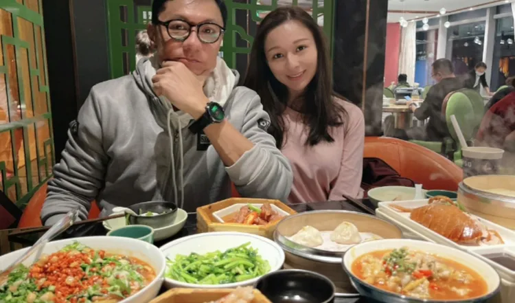 去年疫情時期，林俊賢（左）和林鈺洧把握機會相聚。翻攝林俊賢微博