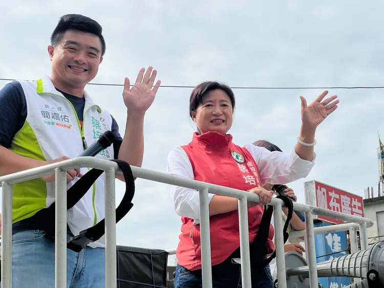 蔡培慧今日一早就出發掃街、感謝南投縣民賜票。田兆緯攝