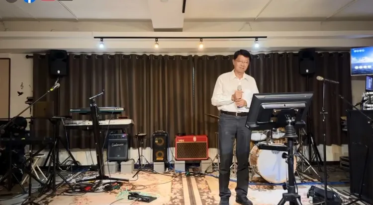 謝龍介演唱經過授權競選歌曲翁立友的《堅持》。蔡宗豪提供