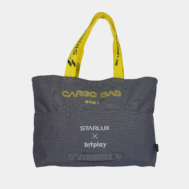 袋體使用CORDURA帆布製成，高強度軍規帆布防水耐磨、防撕裂，耐重且不易變形。星宇提供