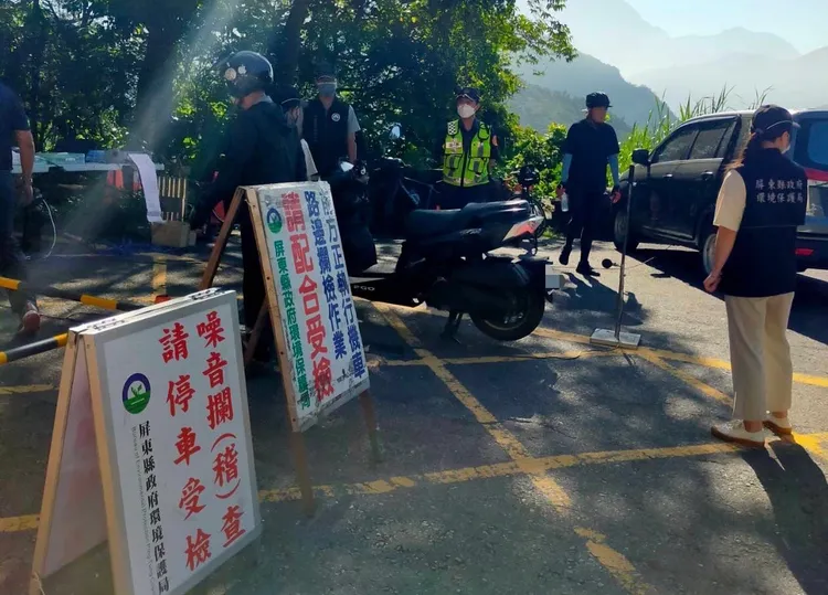 警方就霧台山路交通違規加強取締。警方提供