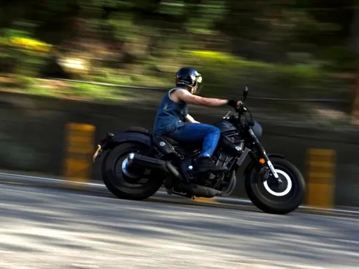 台24線霧台山路違規多警方嚴取締 超速及改裝頭燈居多