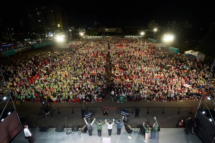 現場湧入5萬名支持者。鄭運鵬競辦提供