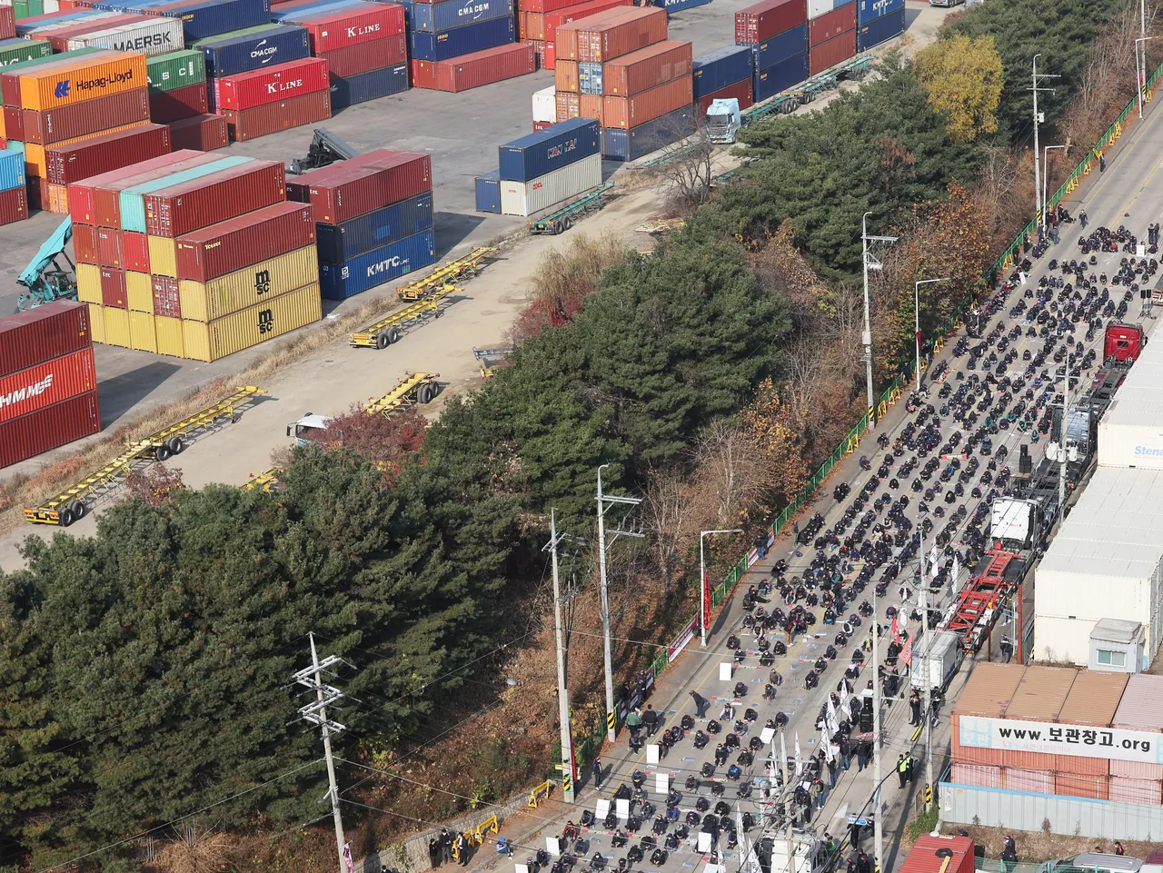南韓貨車司機半年內2度罷工,供應鏈剉咧等。路透社
