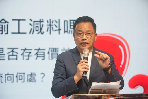 林耕仁質問棒球場黏土比例降低、礫石變清碎石 市府喊冤!為了排水