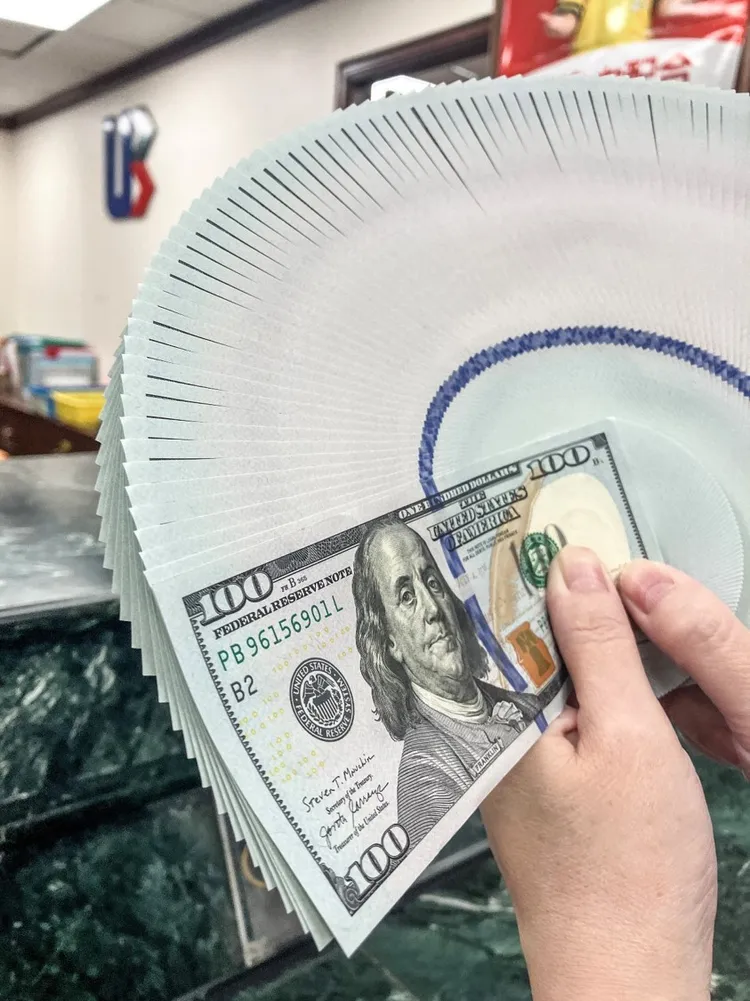 遠東銀數位帳戶推出1個月期美金定存年利率8%。業者提供